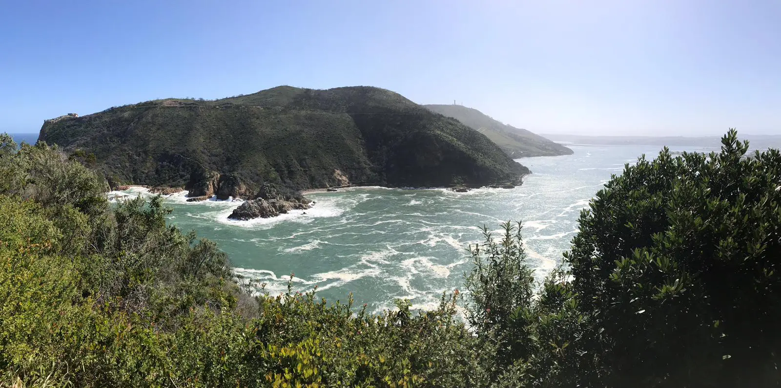 Vue panoramique du l'estuaire de Knysna offrant une vue imprenable sur l'ocean
