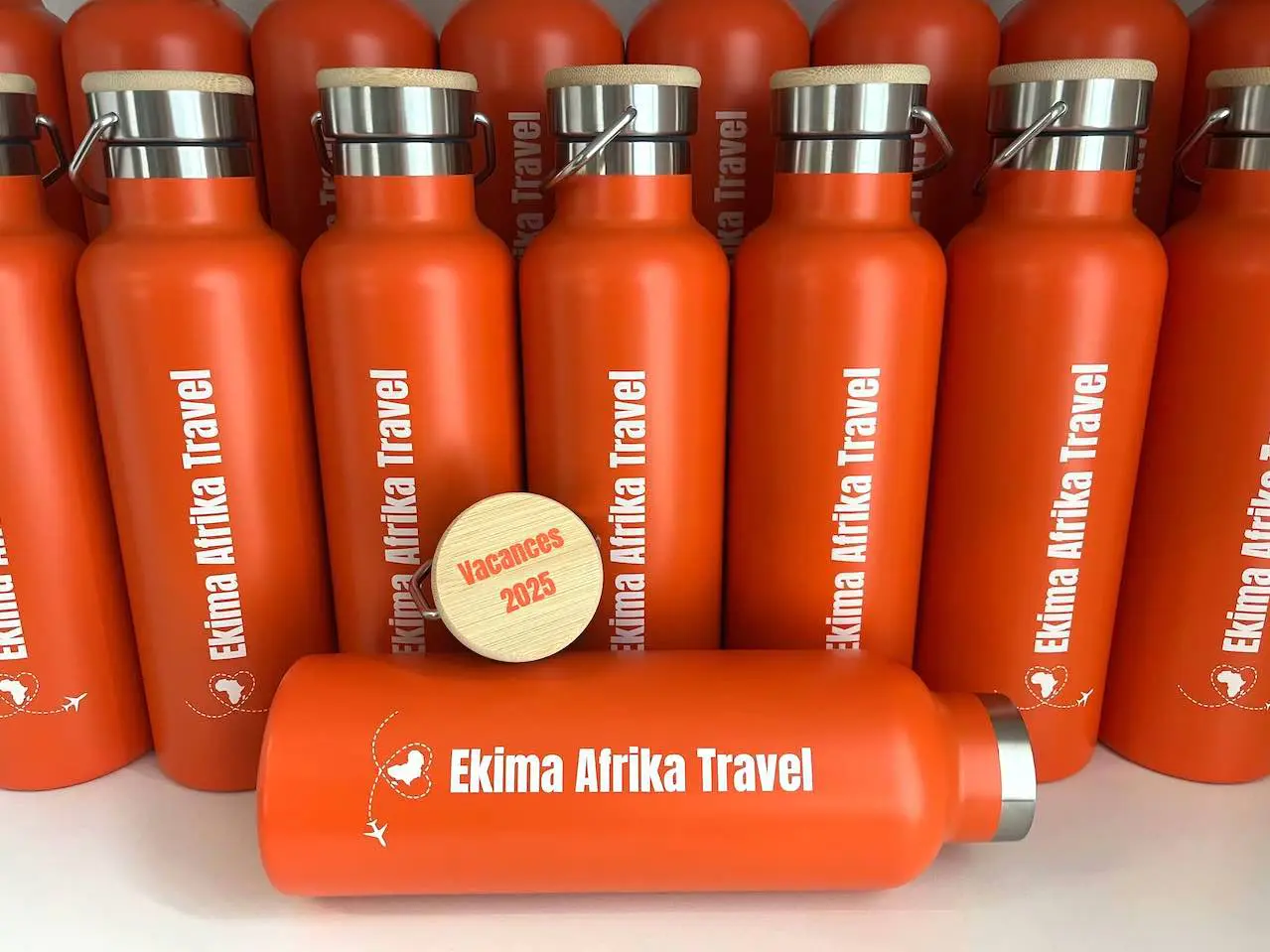Bouteilles Thermos orange vacances 2025 pour nos clients 