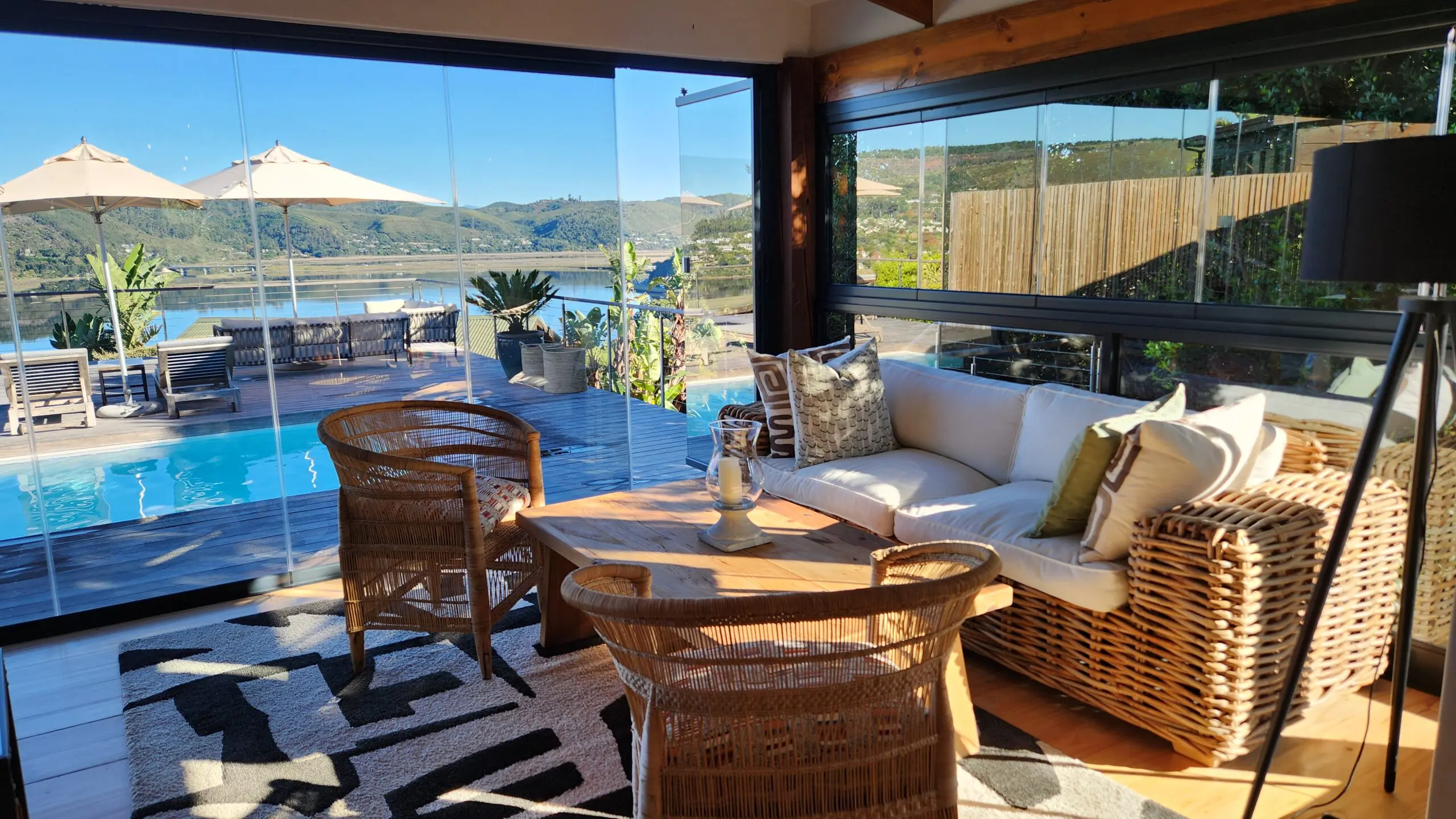 nos-services-hebergements-guesthouse-route-des-jardins-ekima-afrika-travel-agence-voyage-sur-mesure