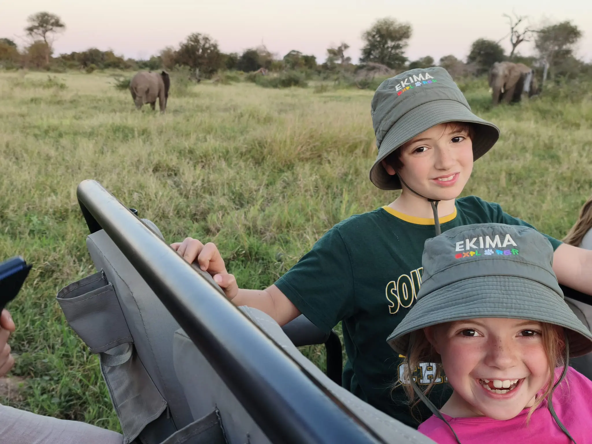 service-goodies-enfants-chapeau-ekima-afrika-travel-agence-voyage-afrique-australe