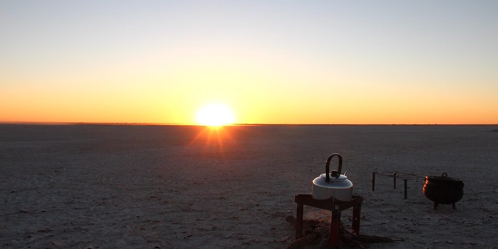 Coucher de soleil sur le pan de Makgadikgadi